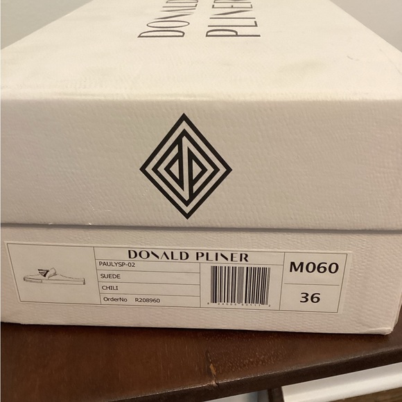 Donald Pliner Great “Chili” Red Genuine Suede Slip Ons w/Colorful Tassels Size 6 - Picture 8 of 8